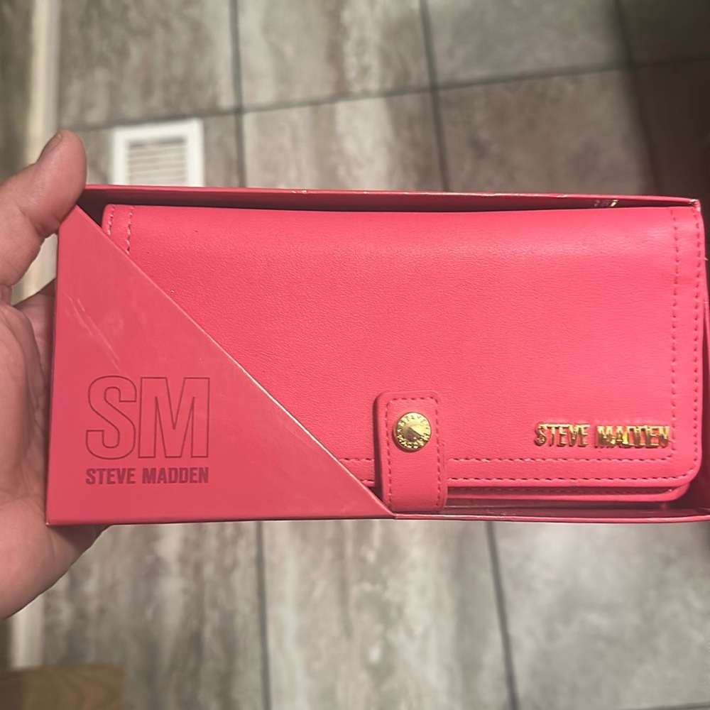 Brand new Hot pink Steve madden wallet